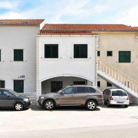 Apartments Nikola Bol