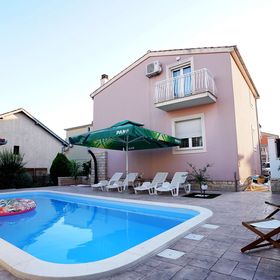 House TaGo Kastel Luksic