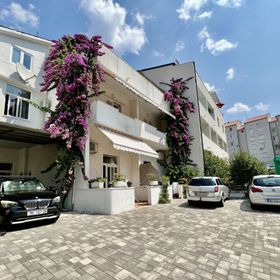 Apartment Denis Makarska