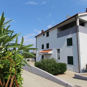 Apartments Ema Malinska