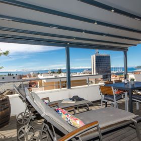 Apartment Jacuzzi Sky Split