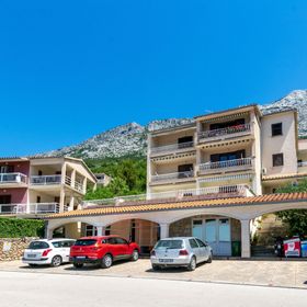 Apartments Nada Brela