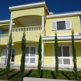 Apartments Mirjana Pakostane