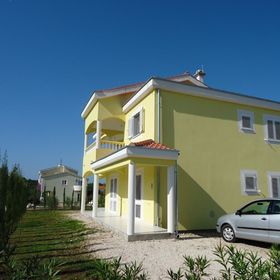 Apartments Mirjana Pakostane