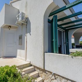 House Mirta Veli Rat