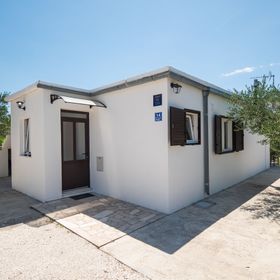 House Mirna Rogoznica