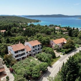 Apartments Zlatko Ugljan