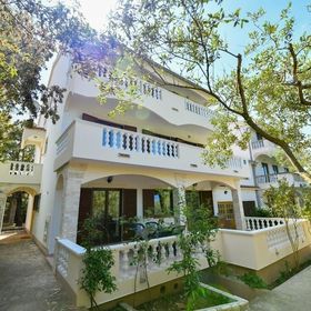 Apartments Zlatko Ugljan