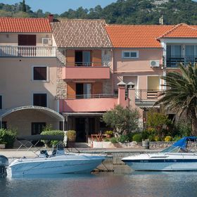 Apartments Ivan Poljana