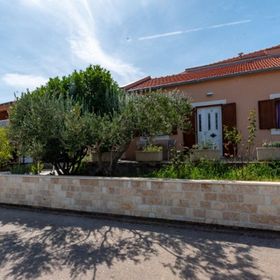 Apartments Željko Račišće