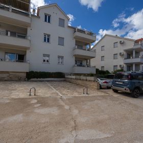 Apartment Louis Supetar