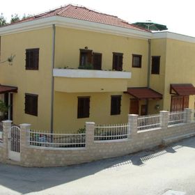 Apartment Mana Split