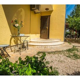 Apartment Mana Split