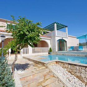 House Stone&Olive Marina