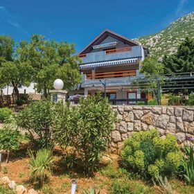 Apartments Ivni Karlobag