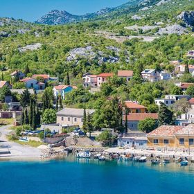 Apartments Ivni Karlobag