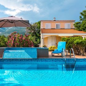 House Mare Kastel Novi