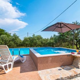 House Mare Kastel Novi