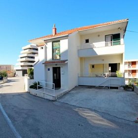 Apartments Maja Podgora II