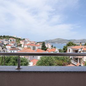 Apartment Eli Okrug Gornji