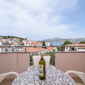 Apartment Eli Okrug Gornji