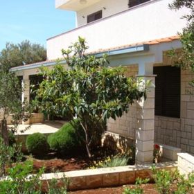 Apartments Nadica Kanica