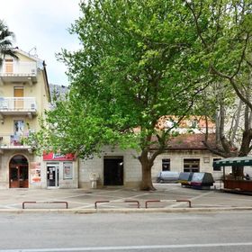 Apartment Toma Omis II