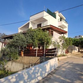 Apartments Vlado Rogac