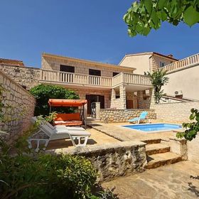 Apartment Mari Supetar