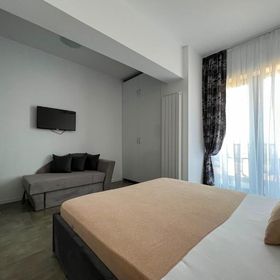 Black Sea Booking - Elizabeth & Israel Năvodari