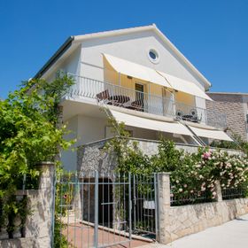 Apartments Vida with garden: Orebic