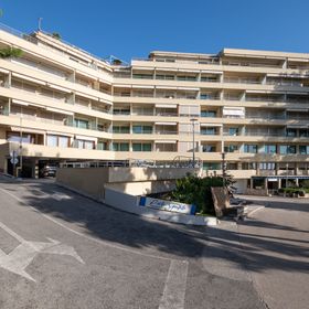 Apartments Residence suits Lav Podstrana