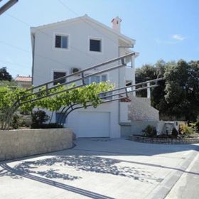 Apartments Mari Petrcane