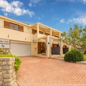 Apartments Bosko Nin