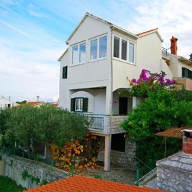 Apartments Ita 1 Postira