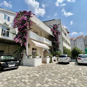 Apartments Jure Makarska