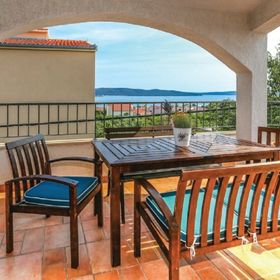 House Peace Kastel Sucurac