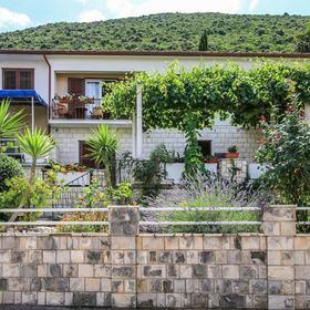 Apartments Ivana Trpanj