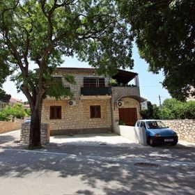 Apartment Neri Supetar