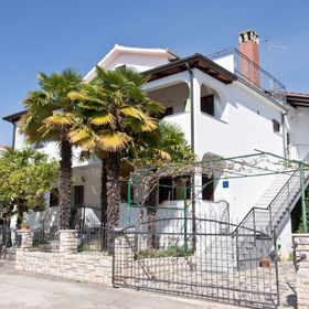 Apartment Neva Novigrad