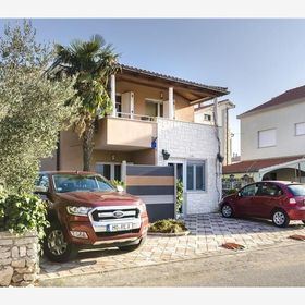 Apartmani Adelle Srima