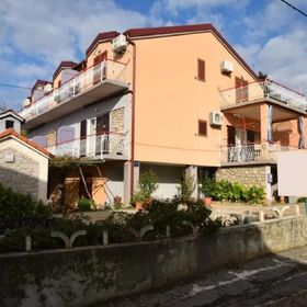 Apartments and Rooms Mirja Starigrad Paklenica