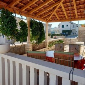 Apartments Nela Postira