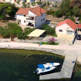 Apartments Ivo Veli Rat