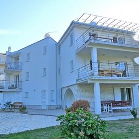 Apartments Vlado Njivice