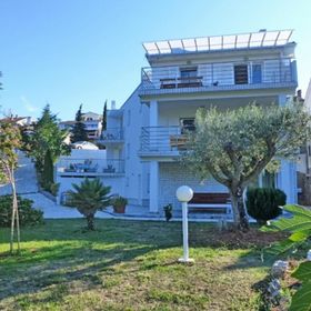 Apartments Vlado Njivice