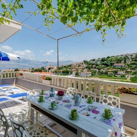 Apartment Panorama Postira II
