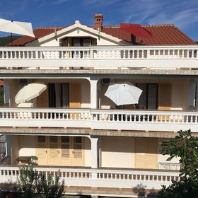 Apartments Anamari Banjol