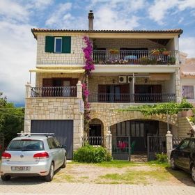 Apartments Juri Sucuraj