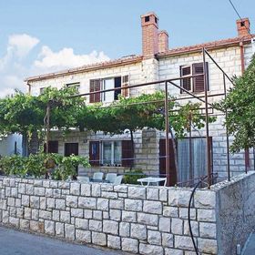 Apartments Sova Postira